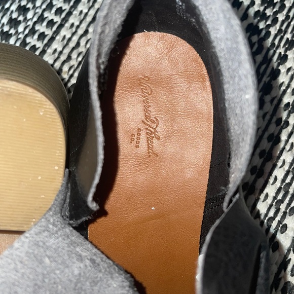 Universal Threads ankle bootie - Picture 5 of 5